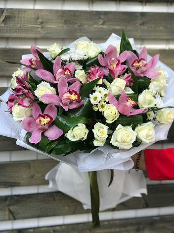 Букет цветов из: Розы и Хризантемы в Богоявленской